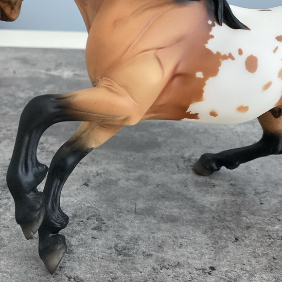 Breyer Toro 2016 Flagship Store Model Nokoto mold - Picture 8 of 15